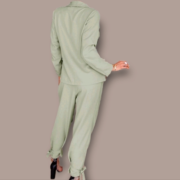 Mint Suit - Picture 4 of 6